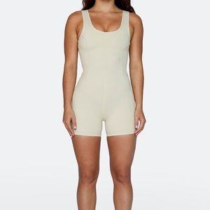 SET Active Sportbody Shortysuit - Oat Milk